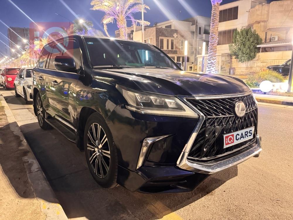 Lexus LX
